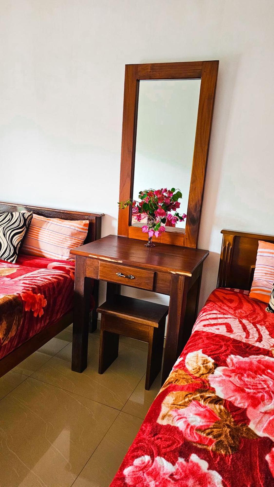 Adams Peak Grand Hotel Nallathanniya Екстериор снимка