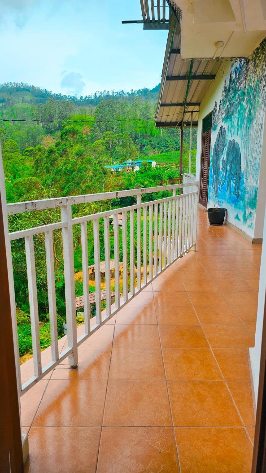 Adams Peak Grand Hotel Nallathanniya Екстериор снимка