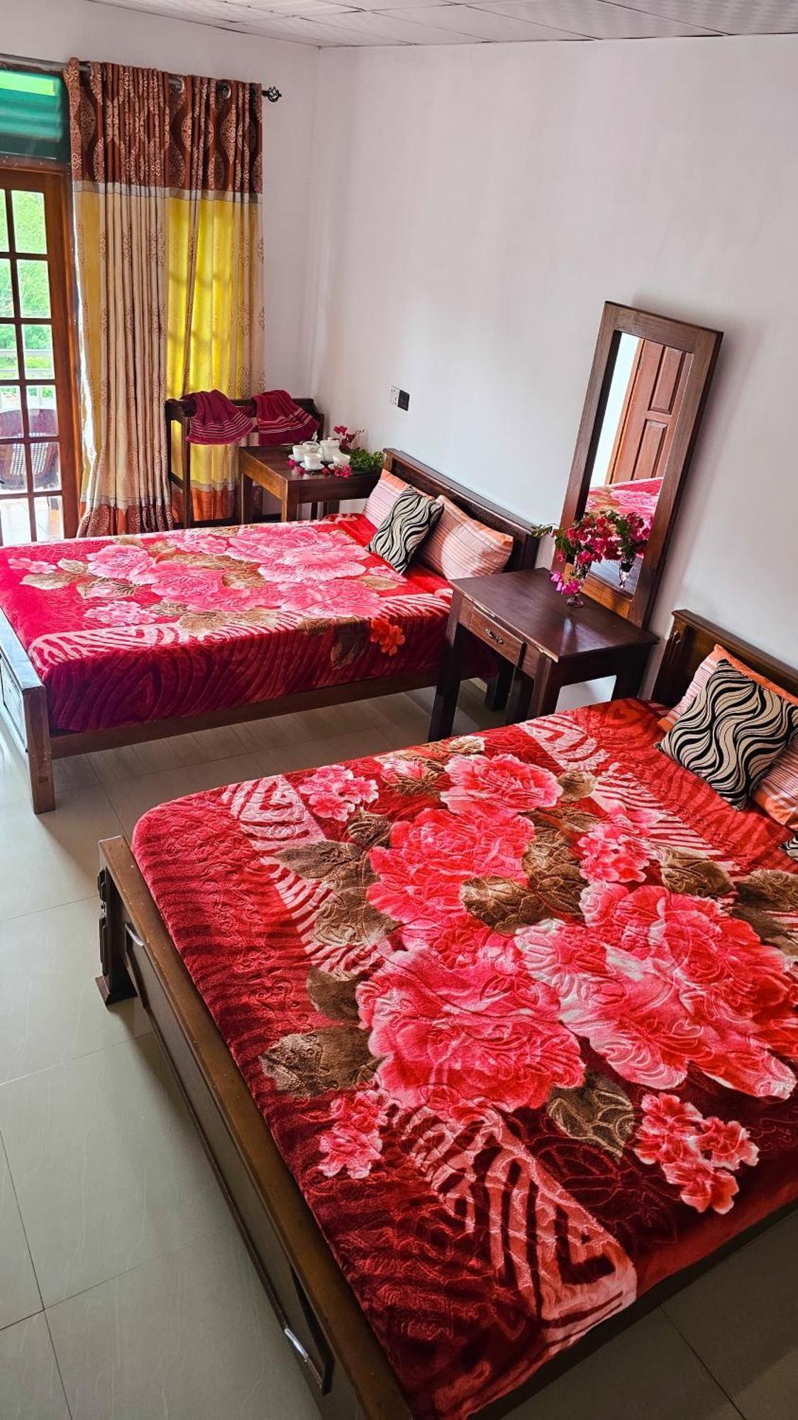 Adams Peak Grand Hotel Nallathanniya Екстериор снимка