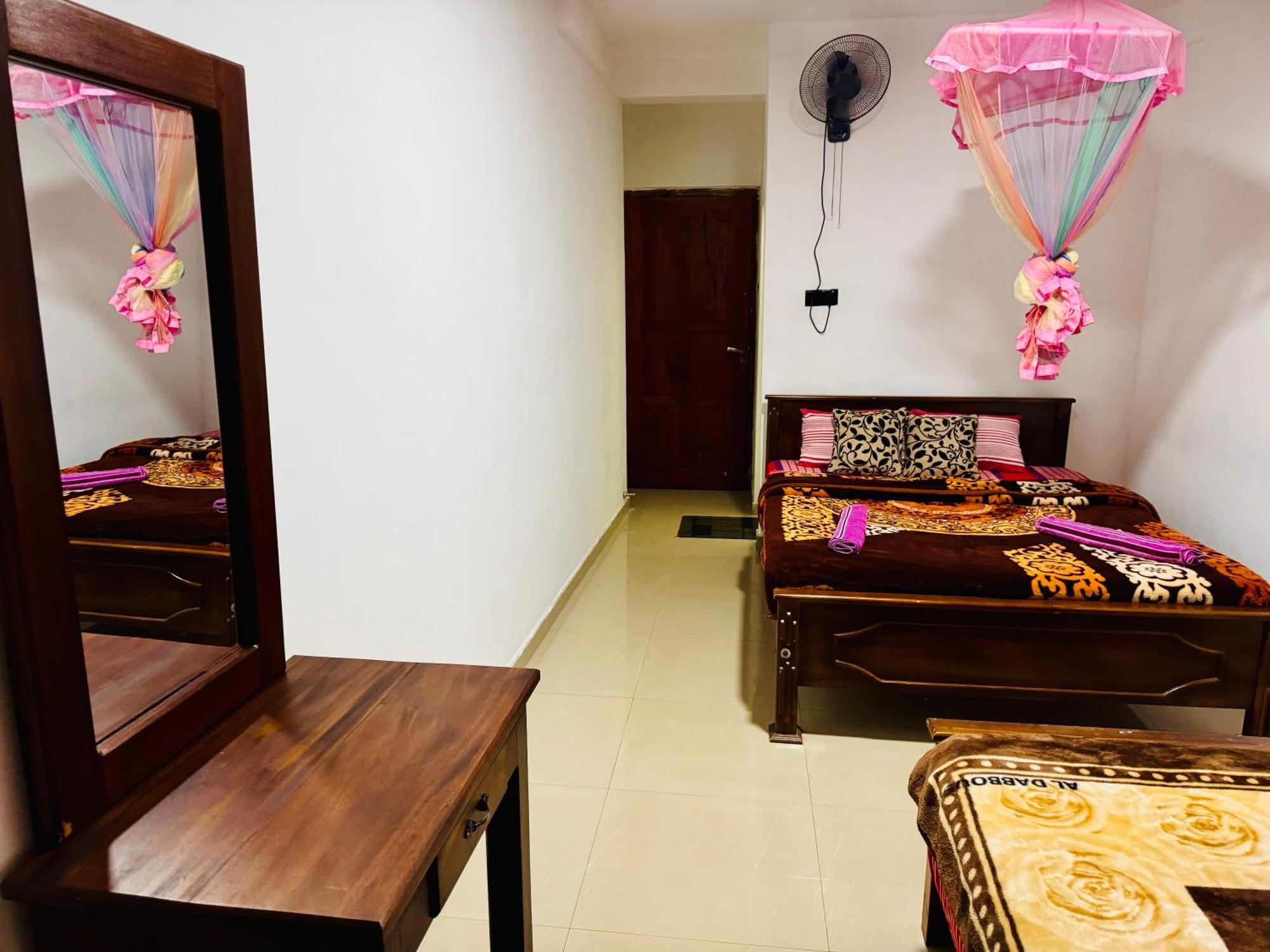 Adams Peak Grand Hotel Nallathanniya Екстериор снимка
