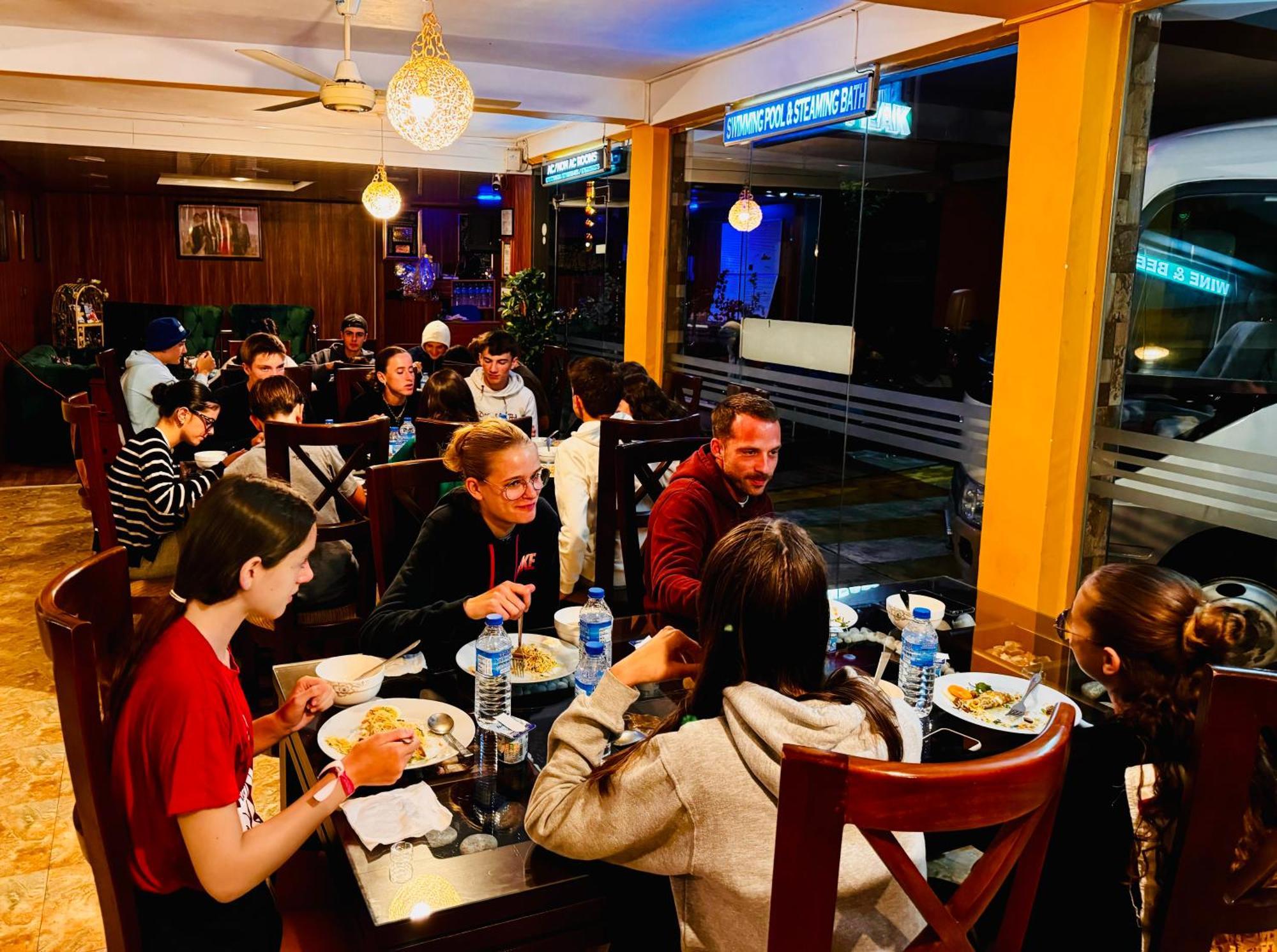 Adams Peak Grand Hotel Nallathanniya Екстериор снимка