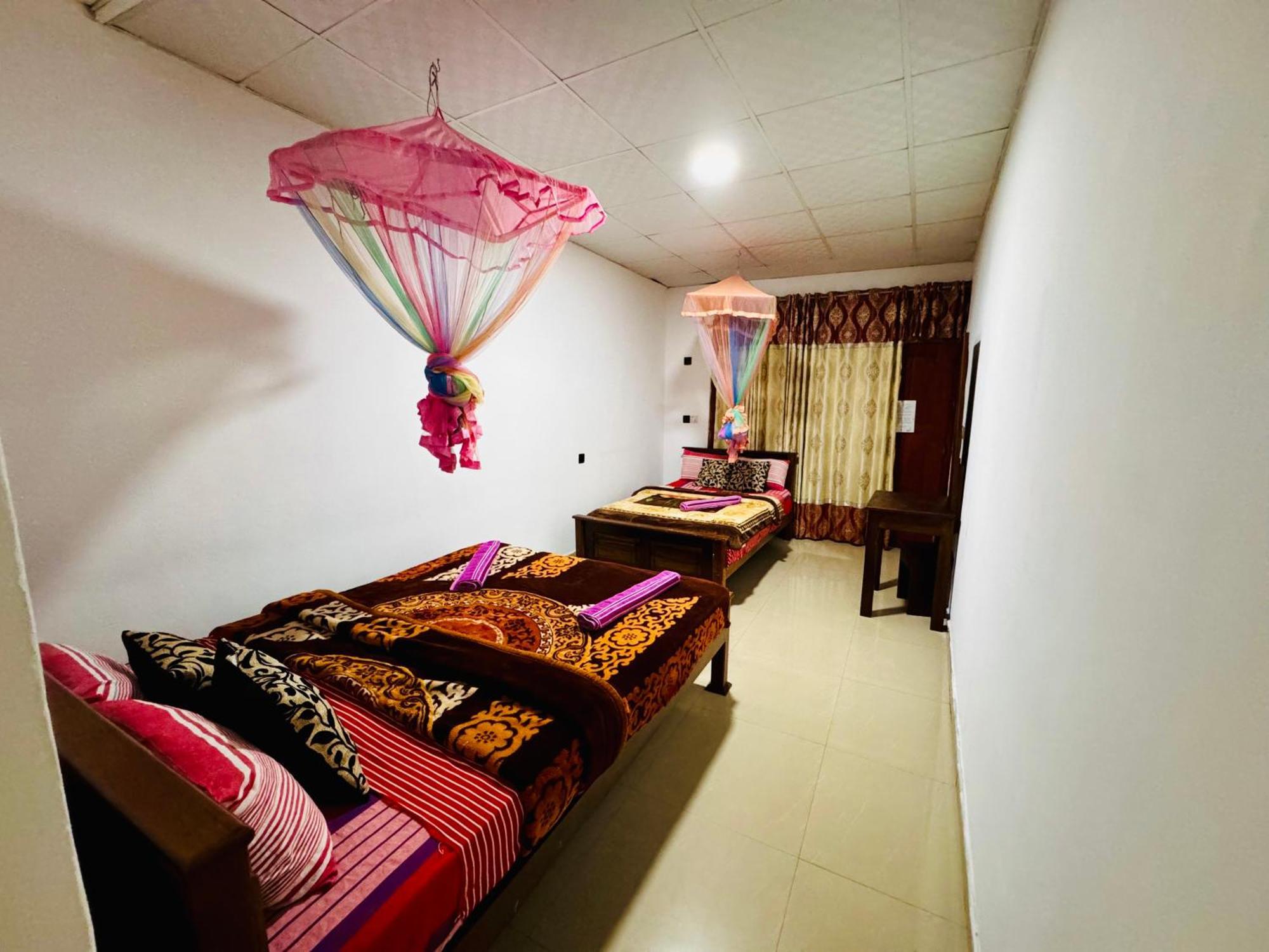 Adams Peak Grand Hotel Nallathanniya Екстериор снимка