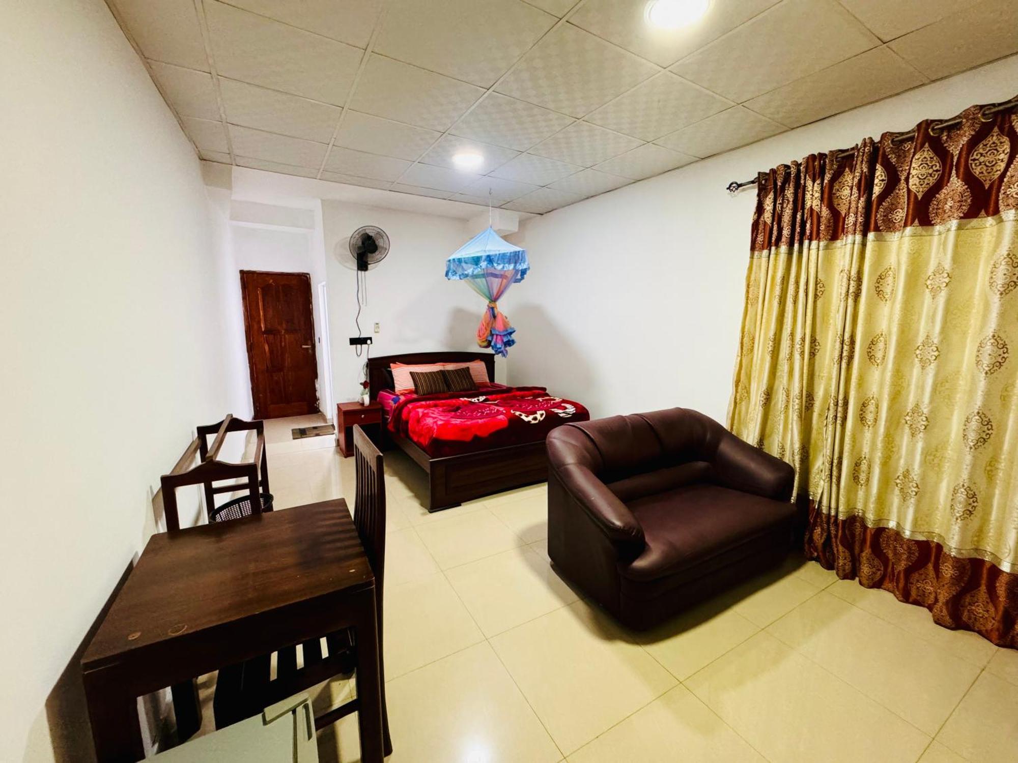 Adams Peak Grand Hotel Nallathanniya Екстериор снимка